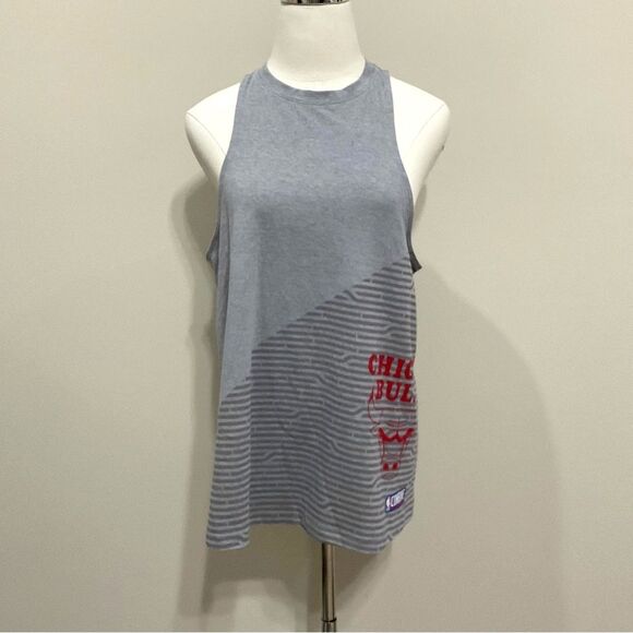 Womens Chicago Bulls Tank Top Grey Sz M New Under Armour Racer Back HeatGear - Picture 2 of 7